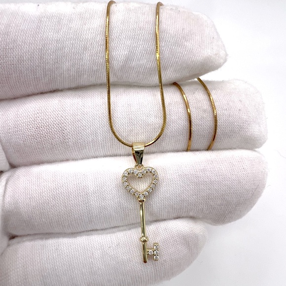 Gold Plating over Sterling Heart Key Cz Necklace - Picture 2 of 13